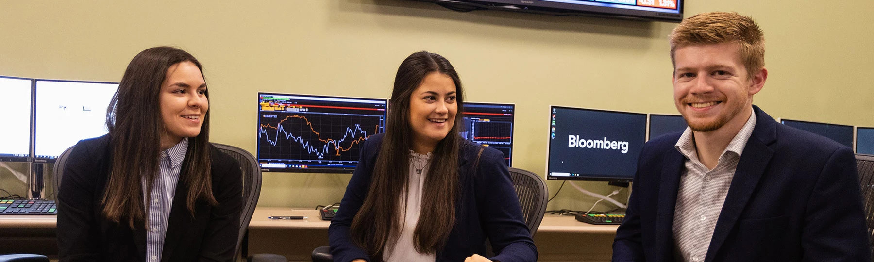 A group of students in Grawn's Bloomberg lab