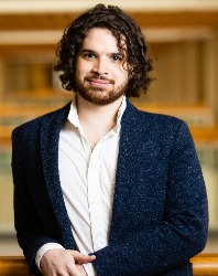 Portrait of Graduate Student Emmanuel Crespo