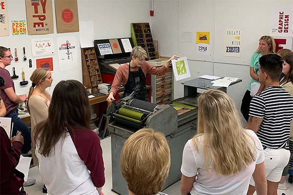 Students Screen printing