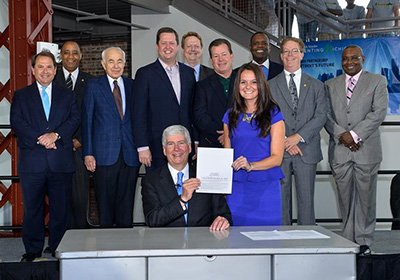 Griffin Endowed Chair Andrea LaFontaine with Governor Rick Snyder