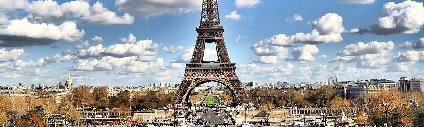 Photo of the Eiffel Tower in Paris, France