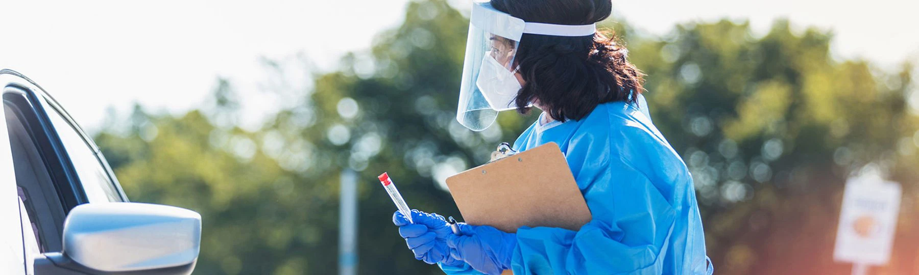 Health professions student at vaccination clinic