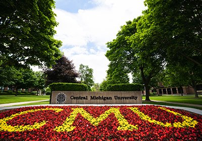 CMU in flowers on Warriner Mall