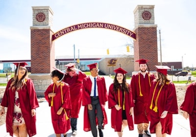 CMU Graduates at the Arch